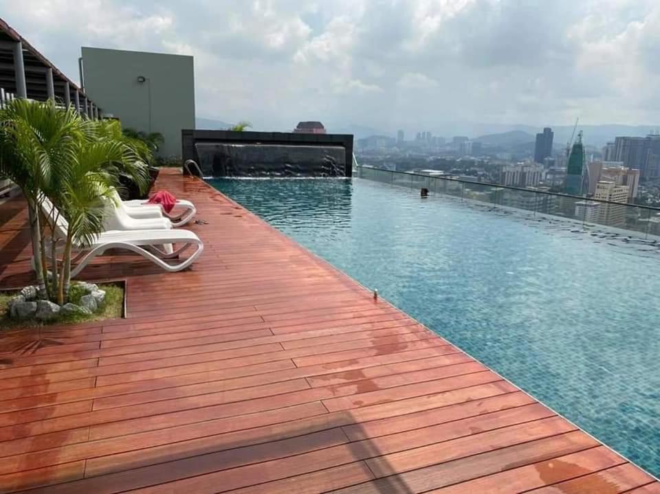 Wonderful Blue City View @Regalia Residence Kuala Lumpur Buitenkant foto