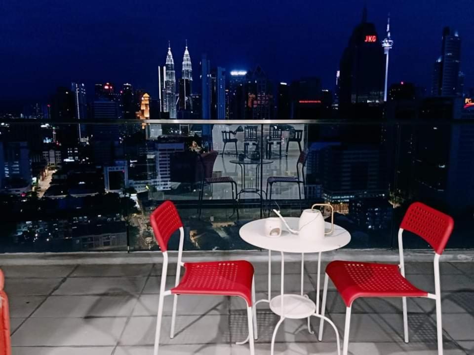Wonderful Blue City View @Regalia Residence Kuala Lumpur Buitenkant foto